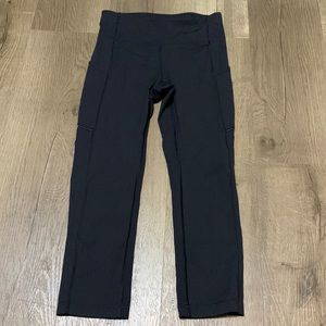 Lululemon Athletica Black Home Stretch Mid-Rise Crop Size 4